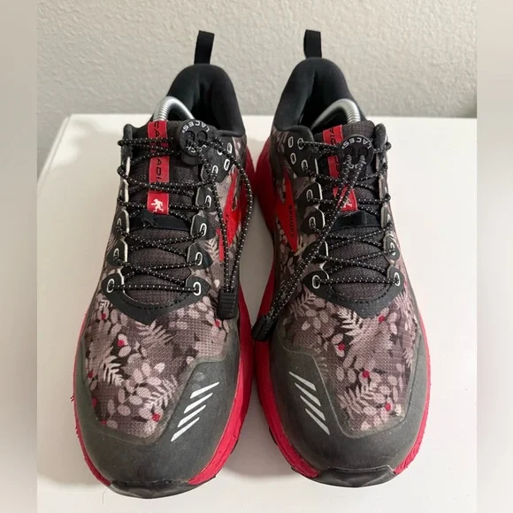 Brooks Cascadia 16 GTX Men's Trail Running Shoes in Black and Pink - Picture 3 of 9